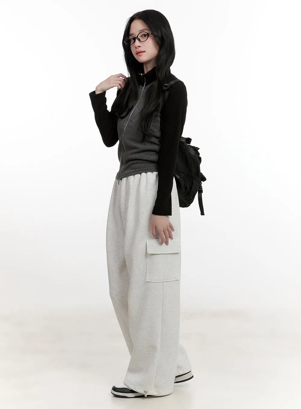 Pocketed Wide-Fit Cargo Sweatpants CF527