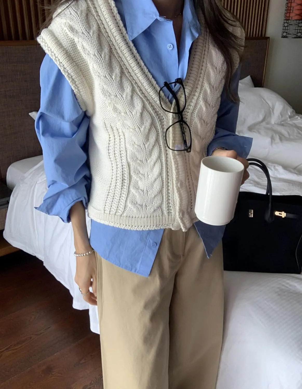 Women's Cable Knit Sweater Vest Button Sleeveless Chunky Sweater Tops