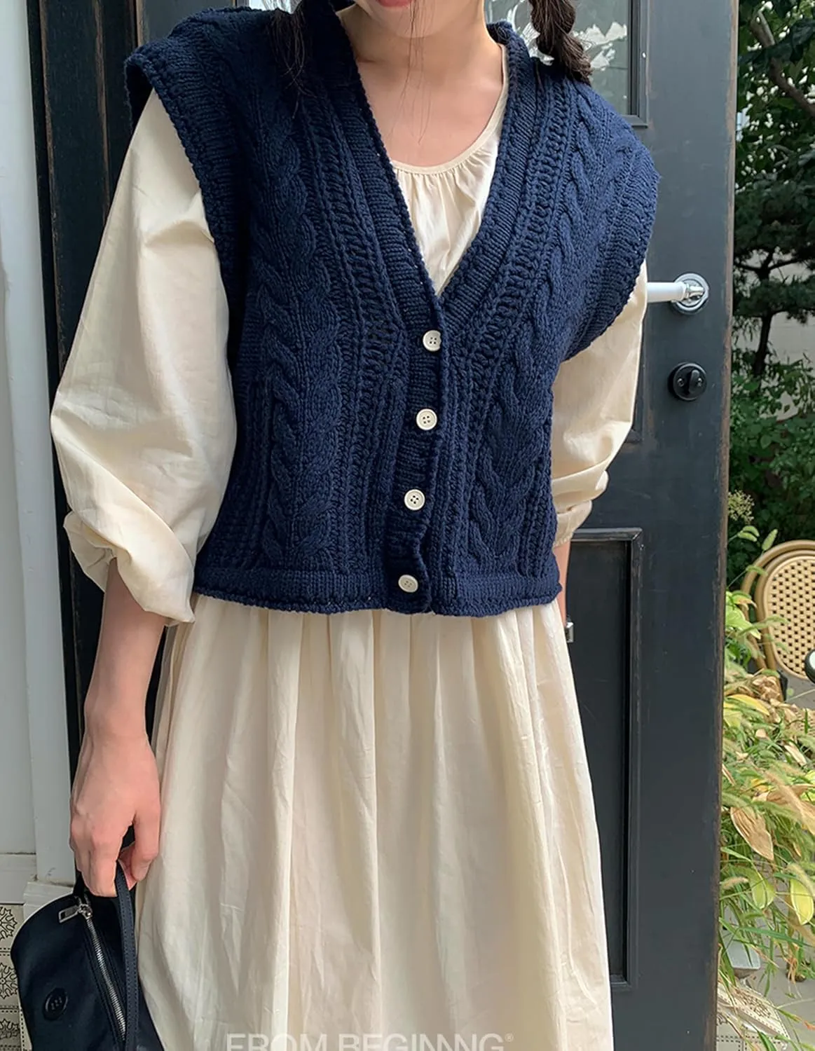 Women's Cable Knit Sweater Vest Button Sleeveless Chunky Sweater Tops