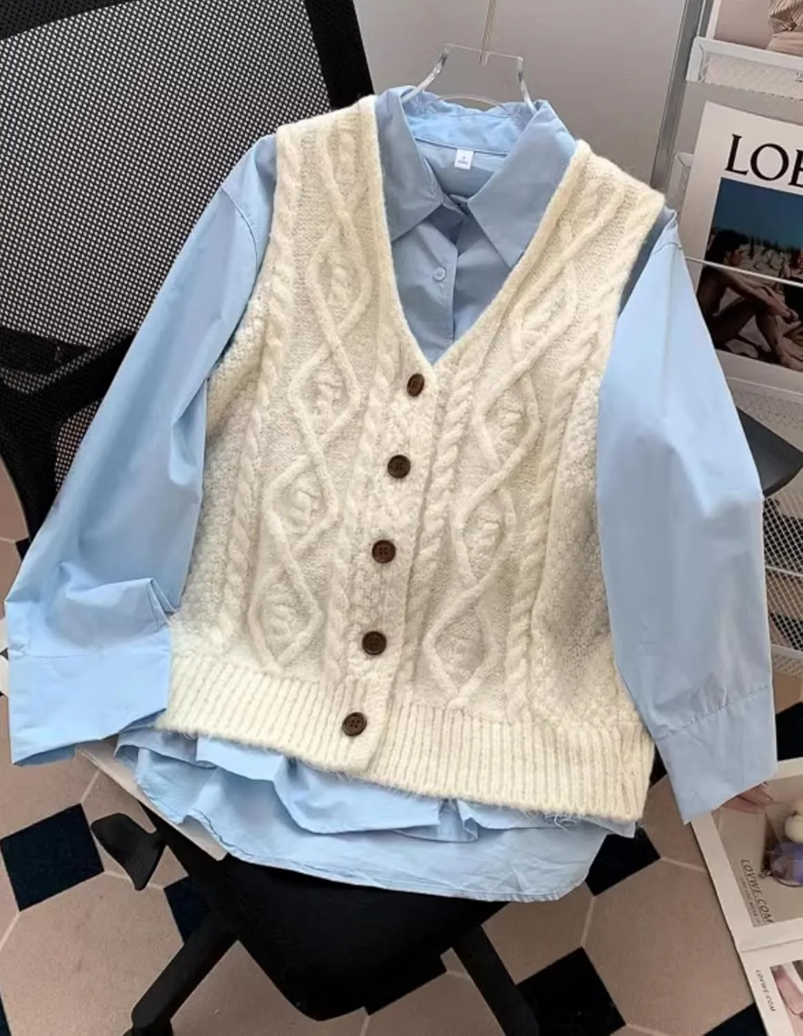 Women's Cable Knit Sweater Vest Button Sleeveless Chunky Sweater Tops
