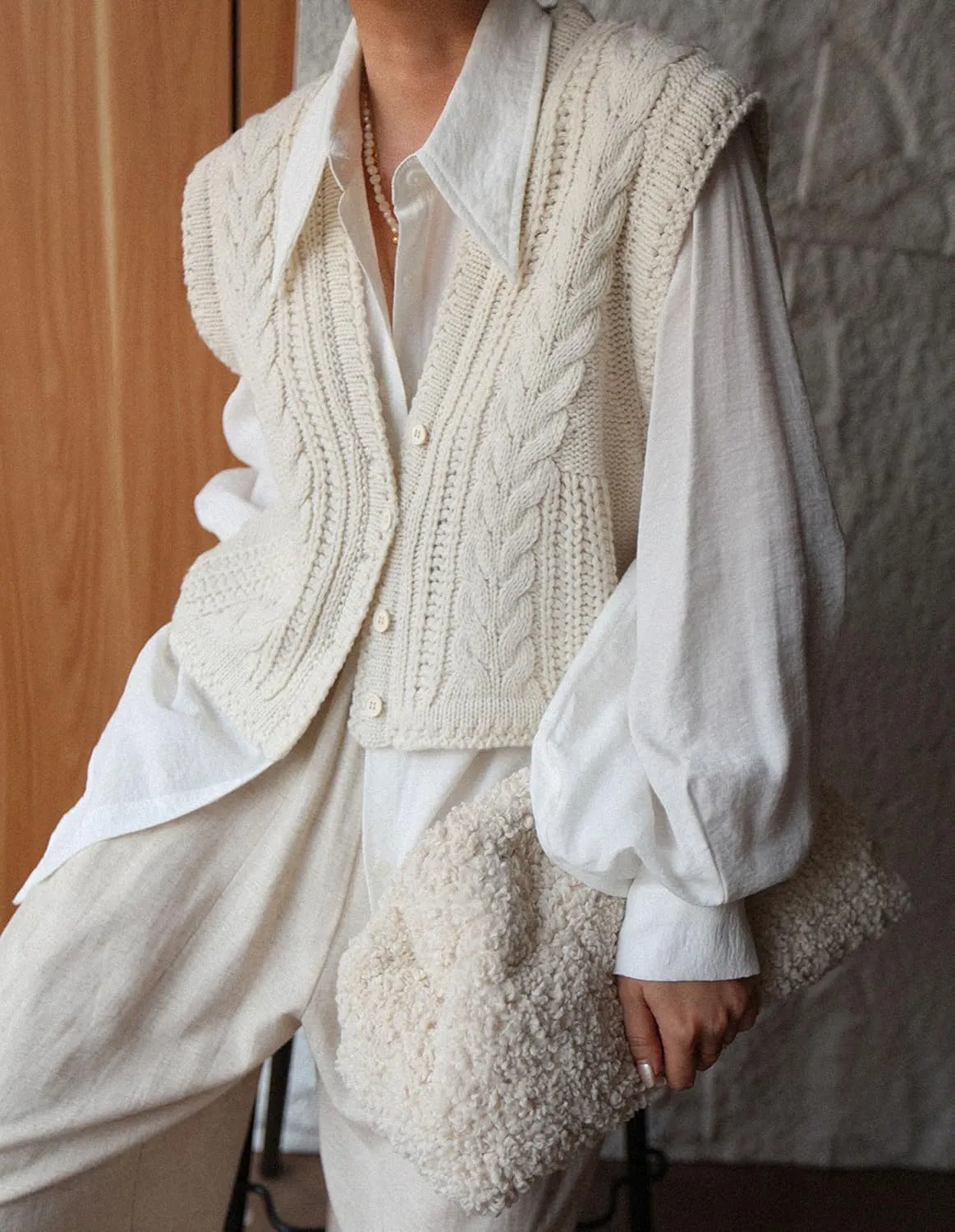 Women's Cable Knit Sweater Vest Button Sleeveless Chunky Sweater Tops