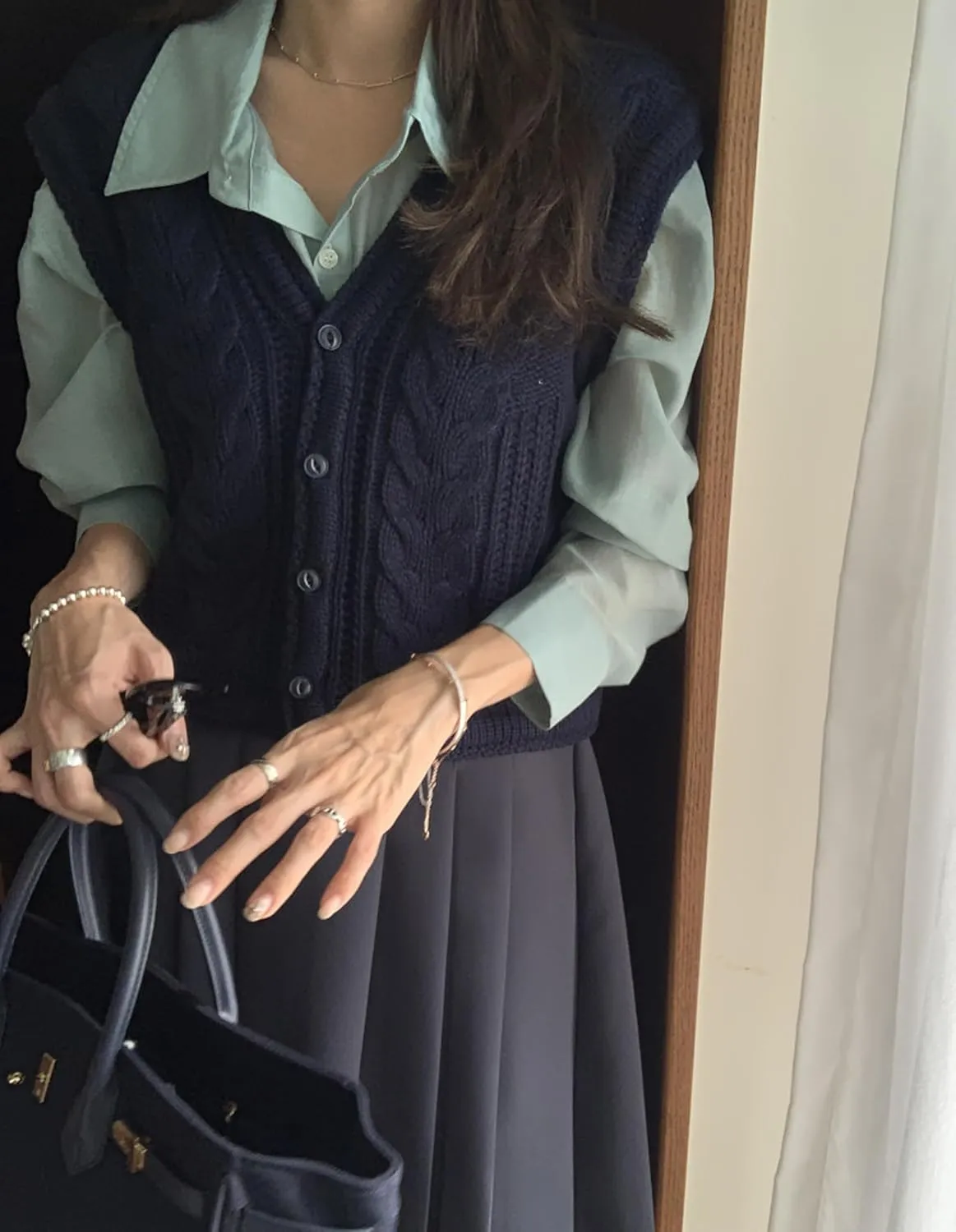 Women's Cable Knit Sweater Vest Button Sleeveless Chunky Sweater Tops