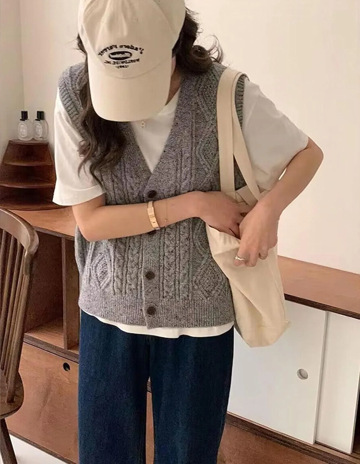 Women's Cable Knit Sweater Vest Button Sleeveless Chunky Sweater Tops