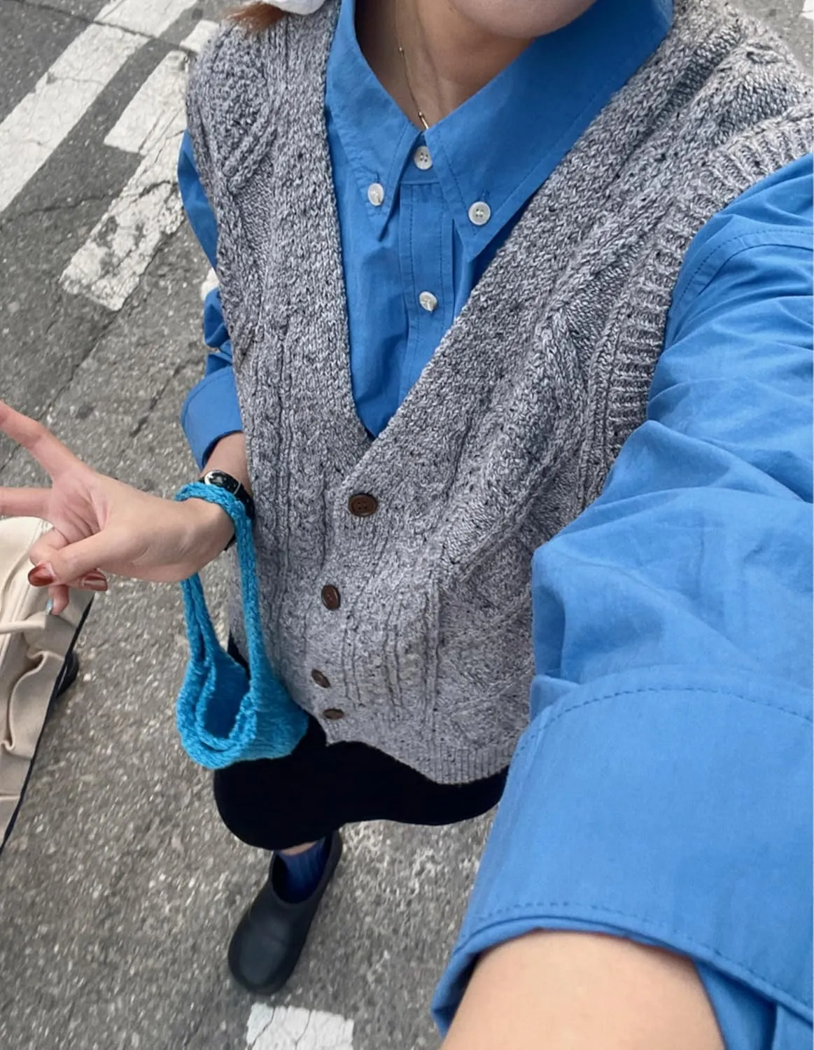 Women's Cable Knit Sweater Vest Button Sleeveless Chunky Sweater Tops